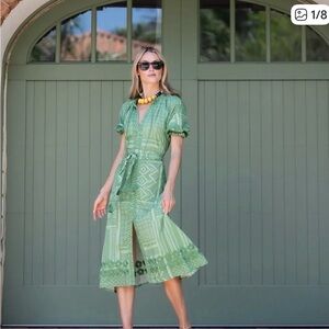 New with tags JULIA AMORY Chic sage Green Patterned Midi ZOE Dress-XS